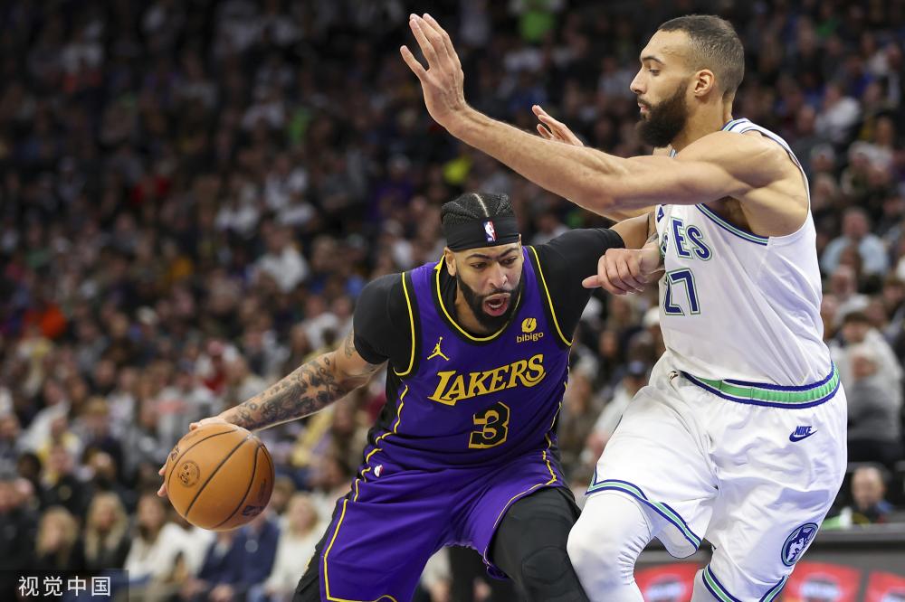 場上拼盡全 場上拼盡全